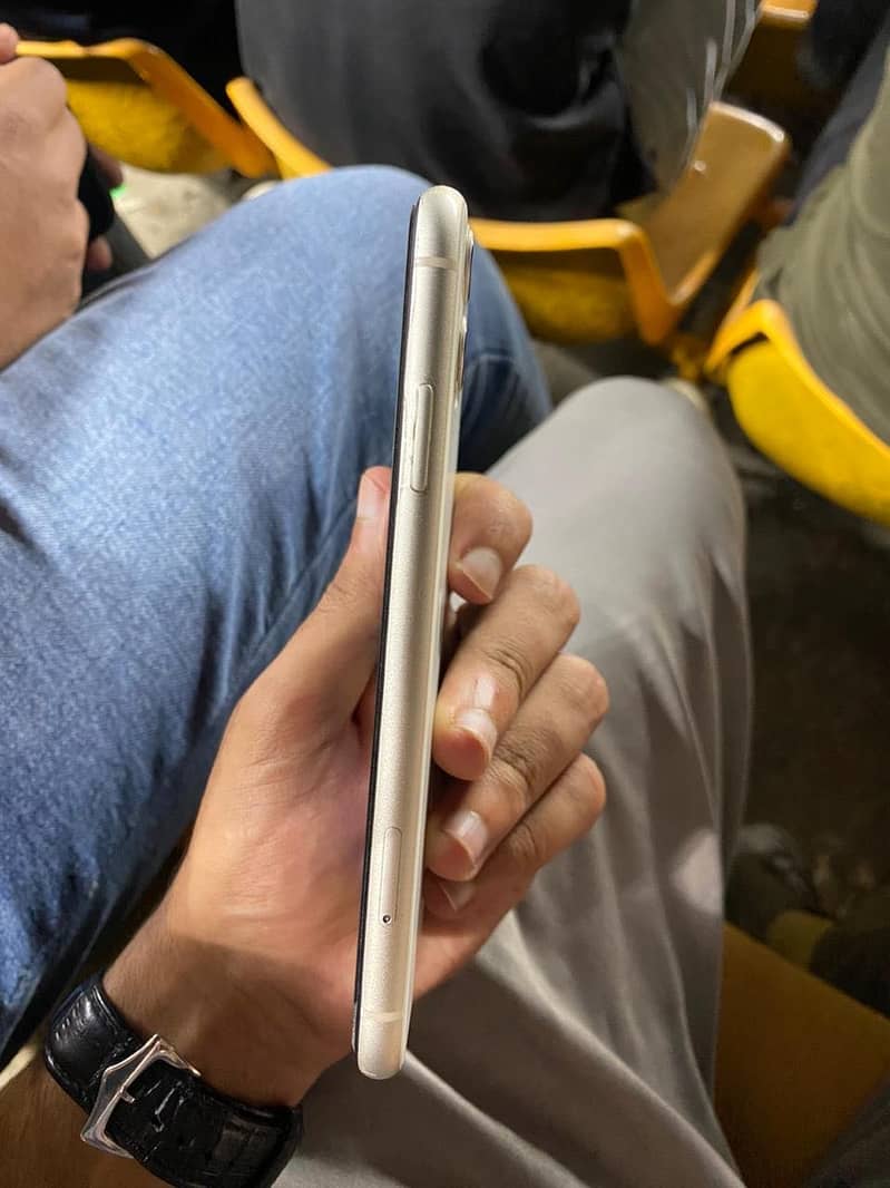 Apple iPhone 11 5