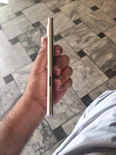 Goggle pixel 7 pro 12gb ram 512gb ROM dual sim bilkol ok condition