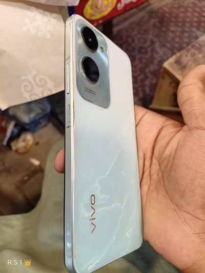 Vivo Y18
