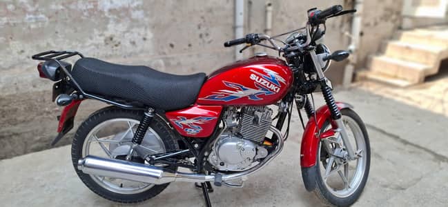 Suzuki GS 150 SE  Red  2022