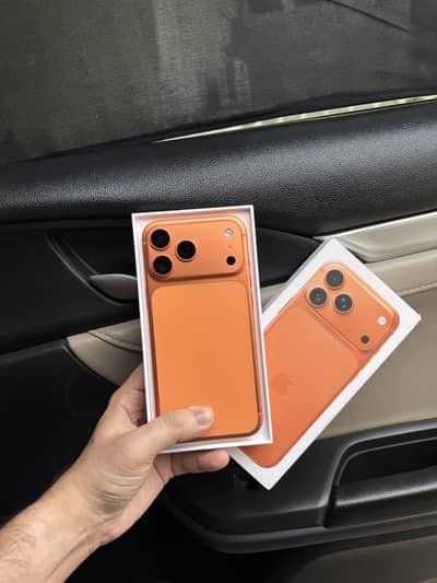 iPhone 17 Pro Max 256GB (HK) - Factory Unlocked (Almost New)