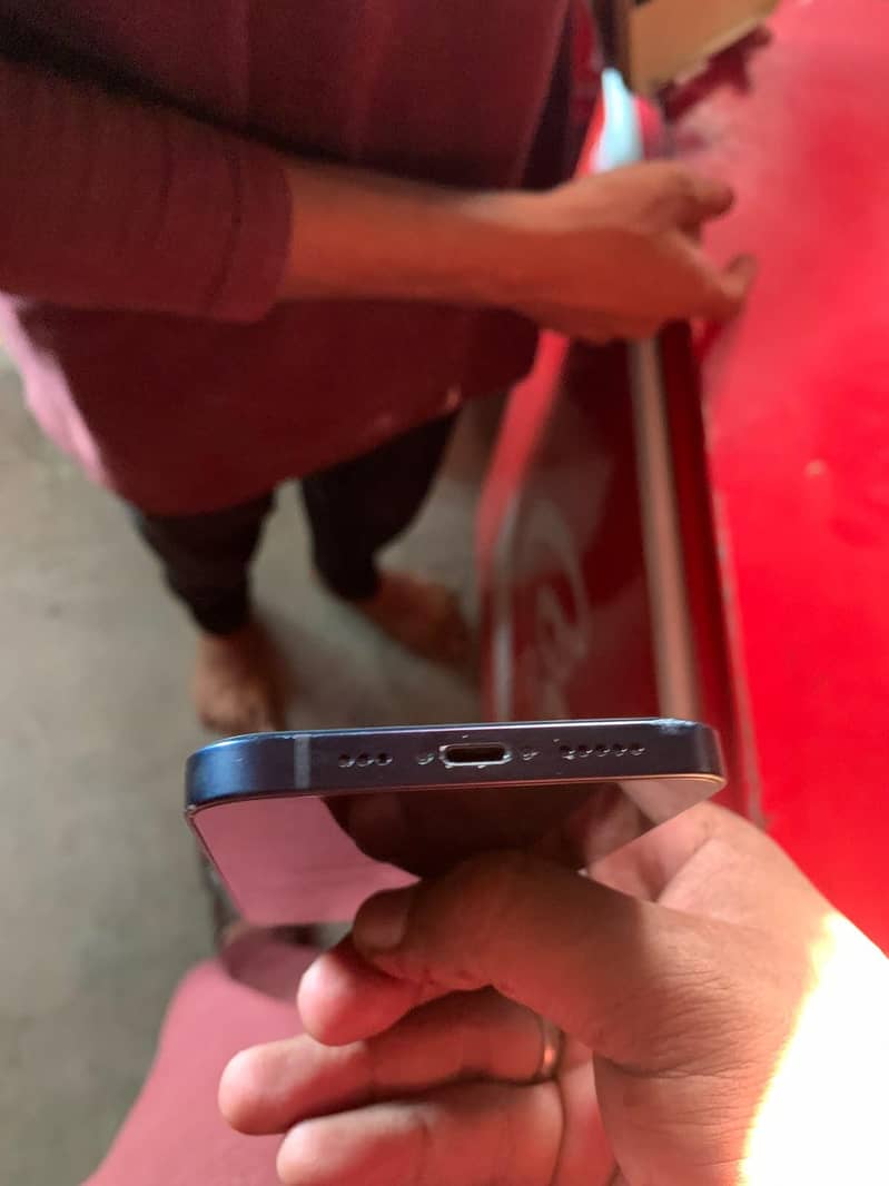 iPhone 12 5