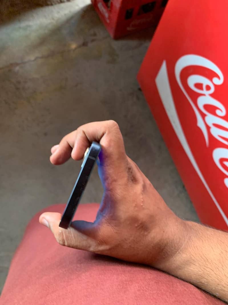 iPhone 12 6