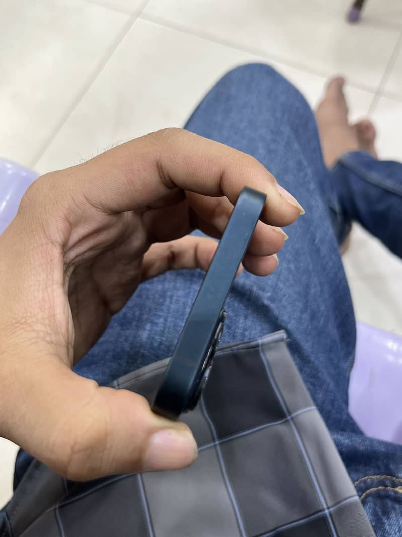 Apple iPhone 14 4