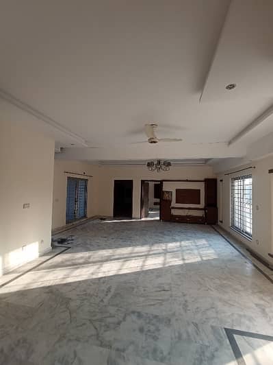 1 Kanal Upper Portion Available For Rent In Main Cantt.