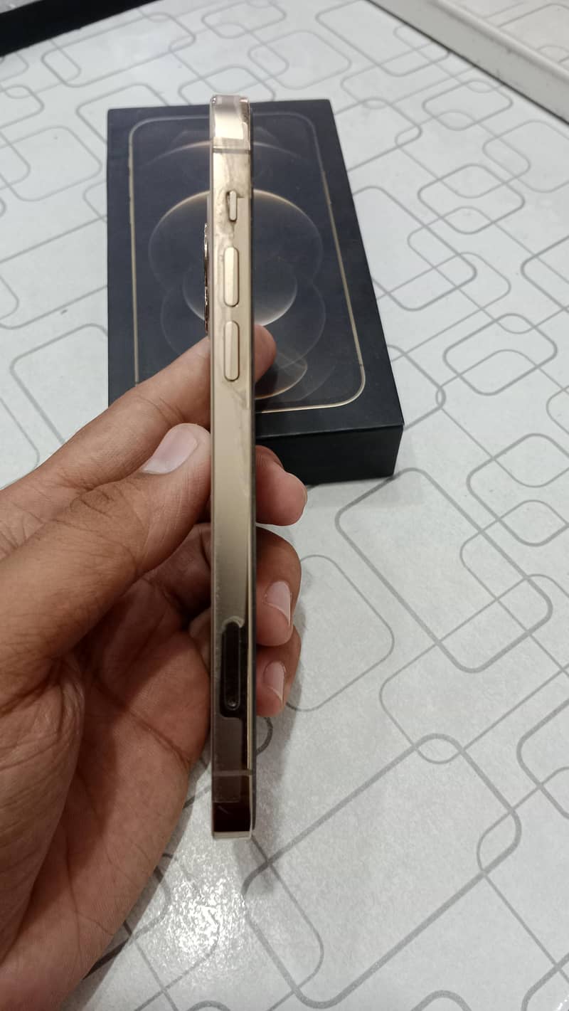 Apple iPhone 12 pro 3