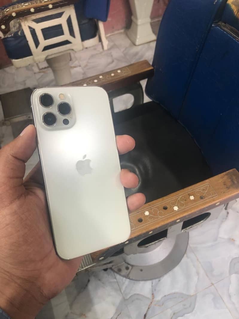 Apple iPhone 12 Pro Max 2