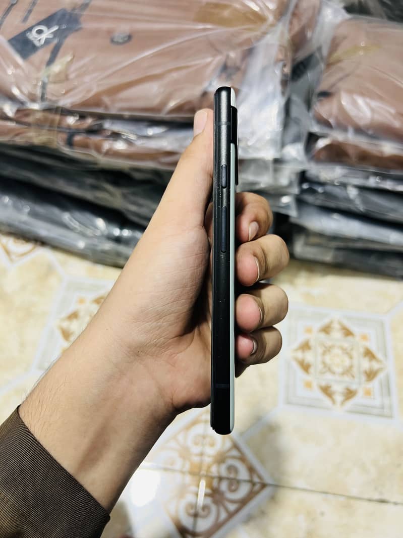 Google Pixel 6a 1