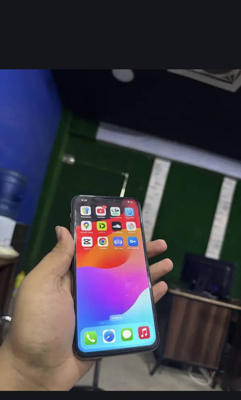 Apple iPhone 11 Pro Max 1