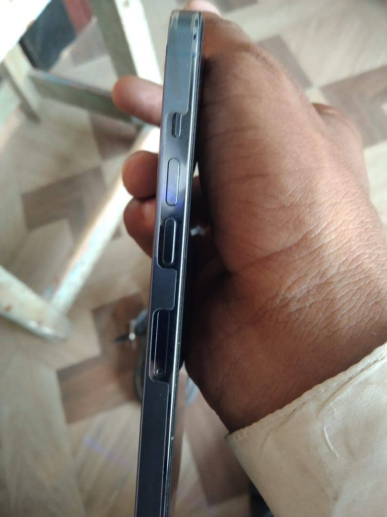 Apple iPhone 13 Pro 1