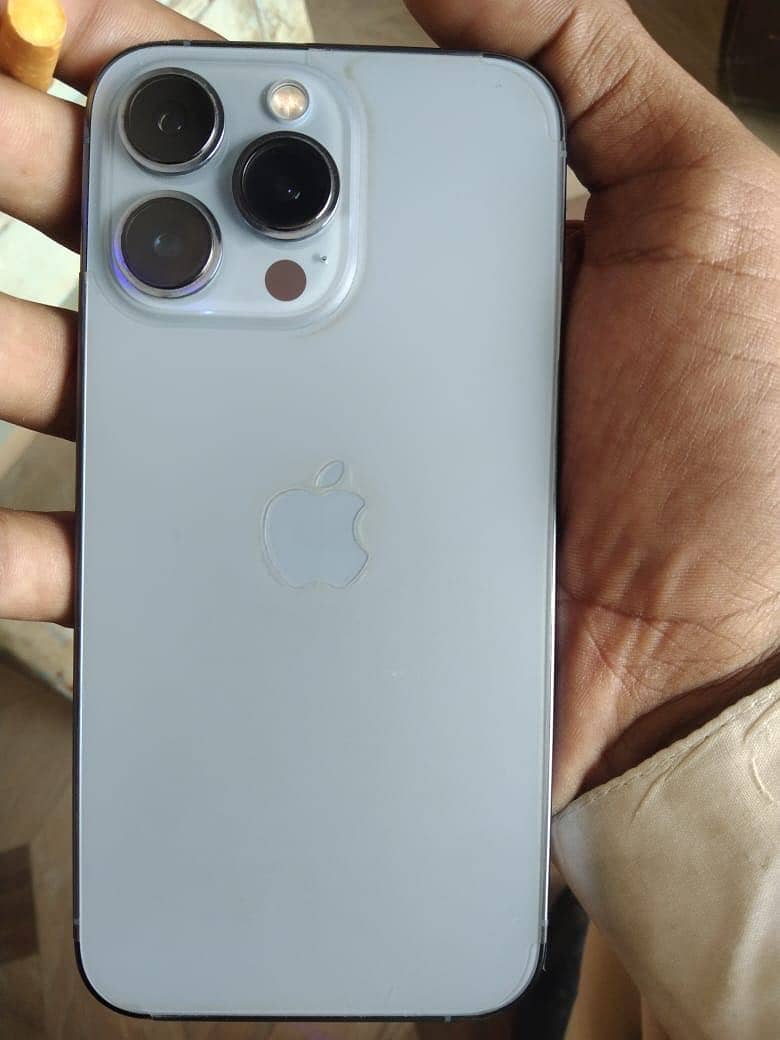 Apple iPhone 13 Pro 2