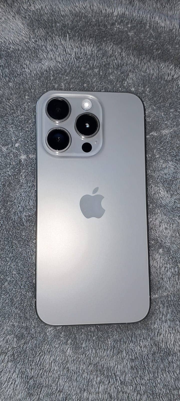 Apple iPhone 15 Pro 0