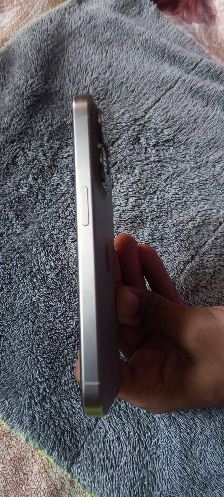 Apple iPhone 15 Pro 3