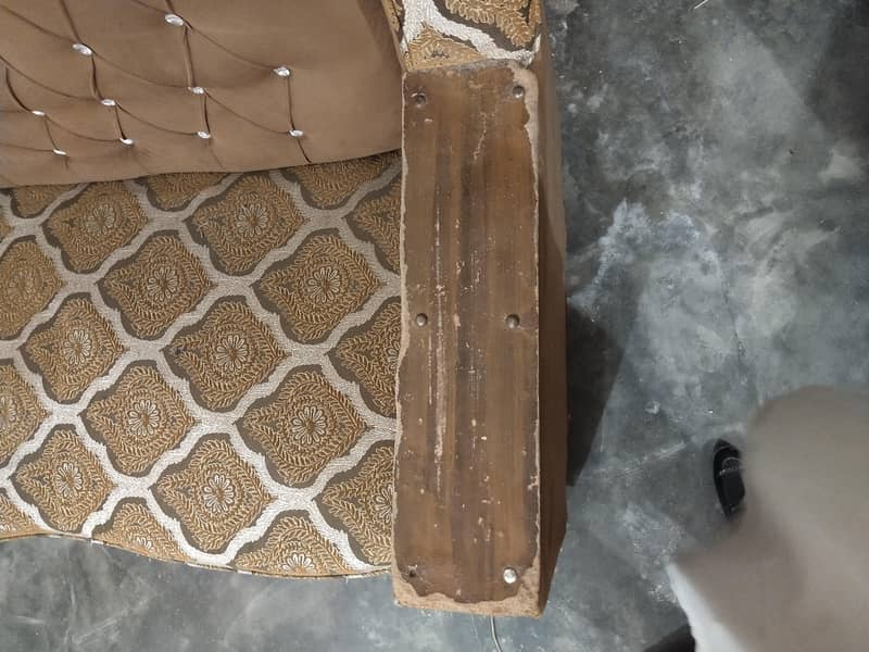 2 Seater Sofa 5