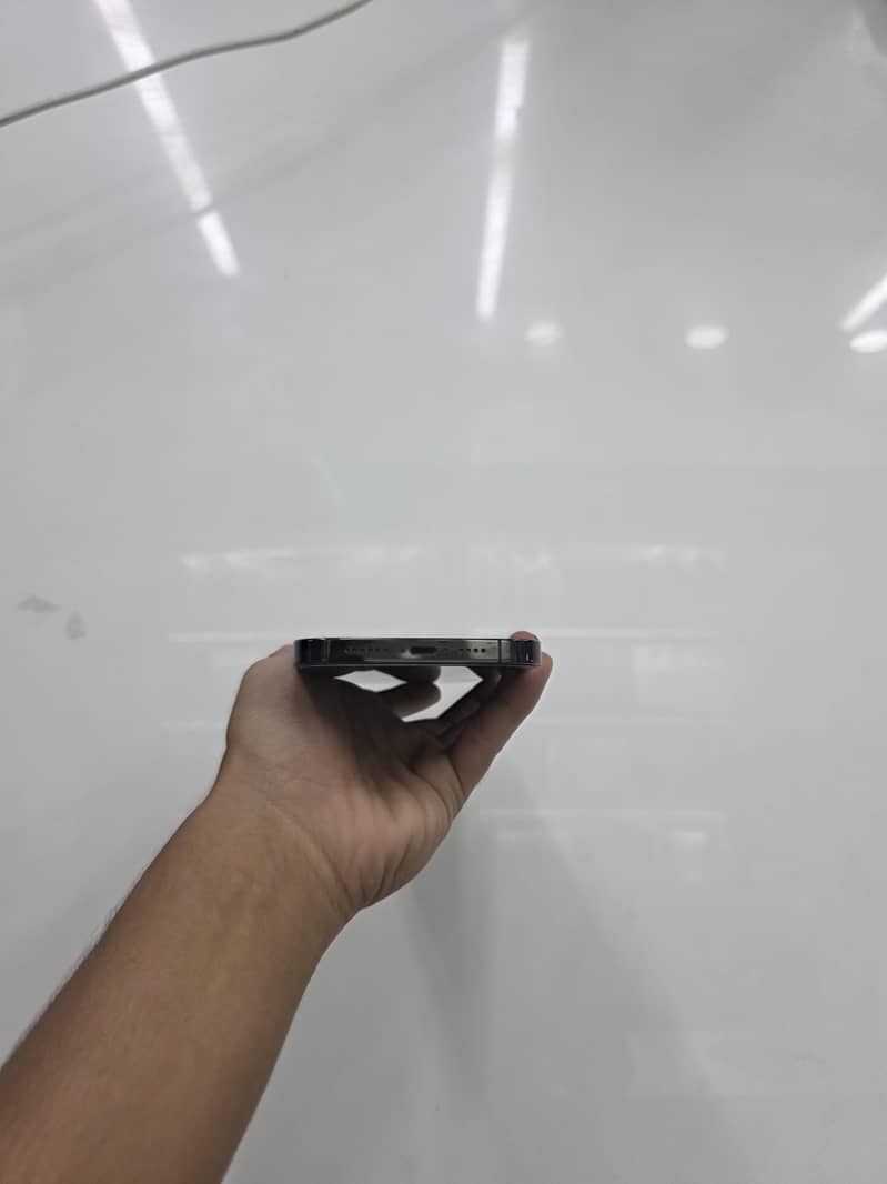 Apple iPhone 14 Pro Max 3