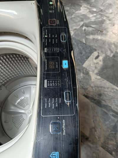 HAIER WASHING MACHINE . USED Bt Brand New Condition. . Full Automatic
