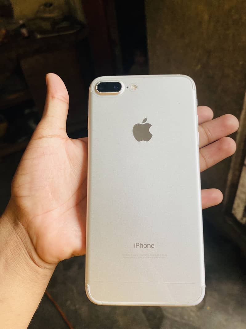 Apple iPhone 7 Plus 0