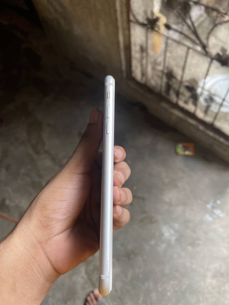 Apple iPhone 7 Plus 1