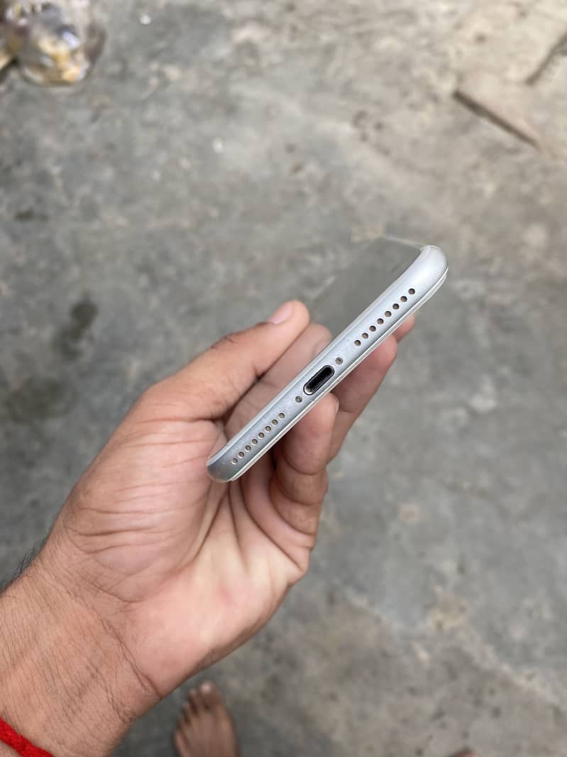 Apple iPhone 7 Plus 3