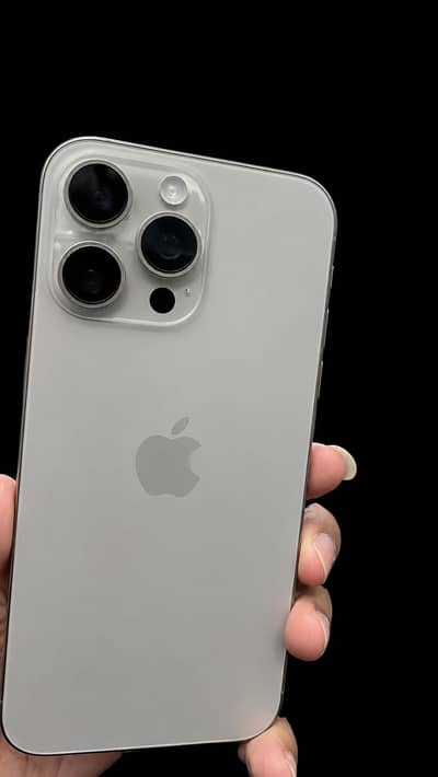 Apple iPhone 16 Pro Max