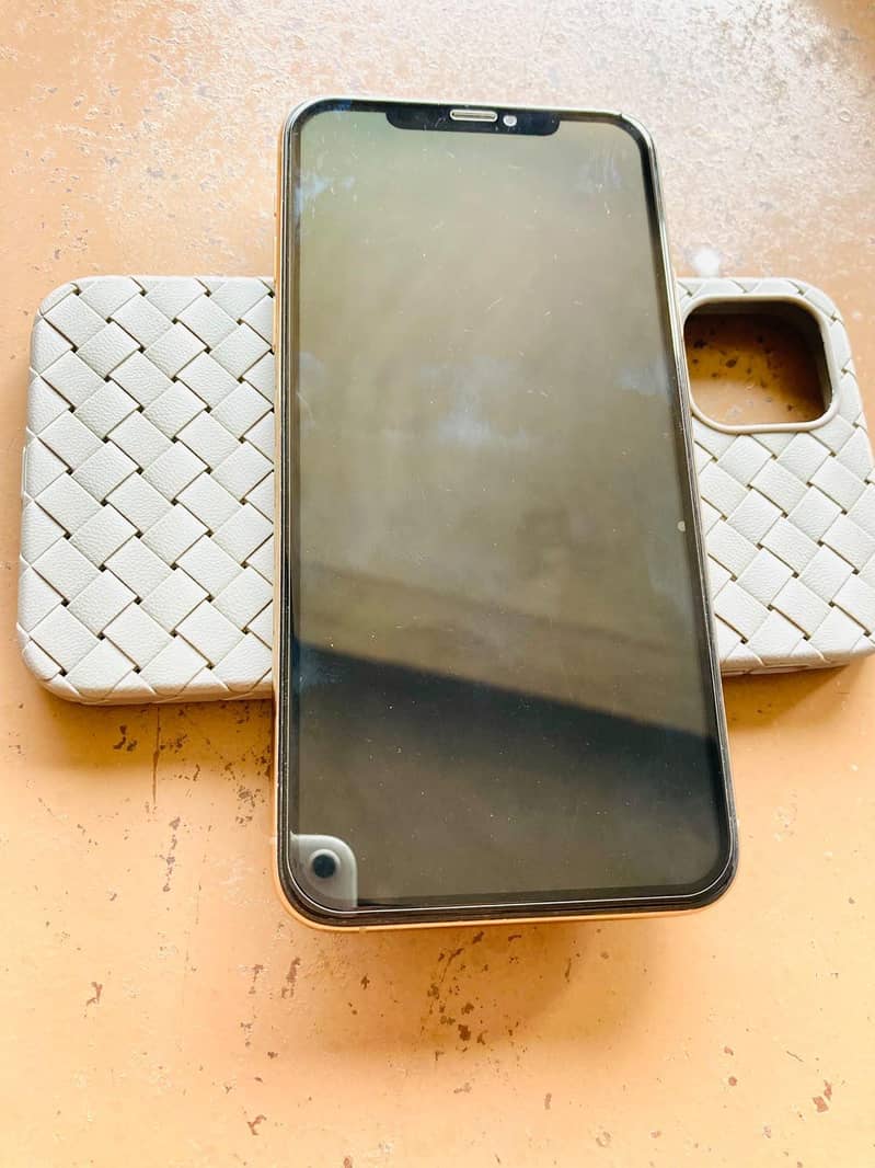 Apple iPhone 11 Pro Max 0