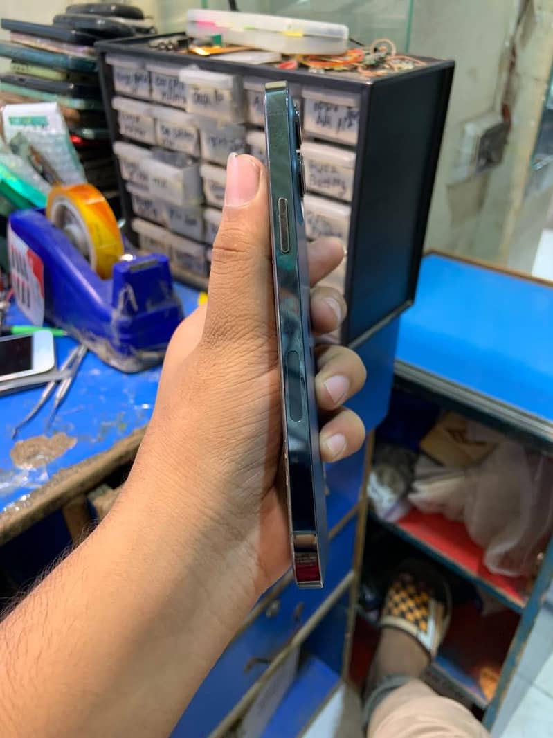 Apple iPhone 12 Pro Max 3