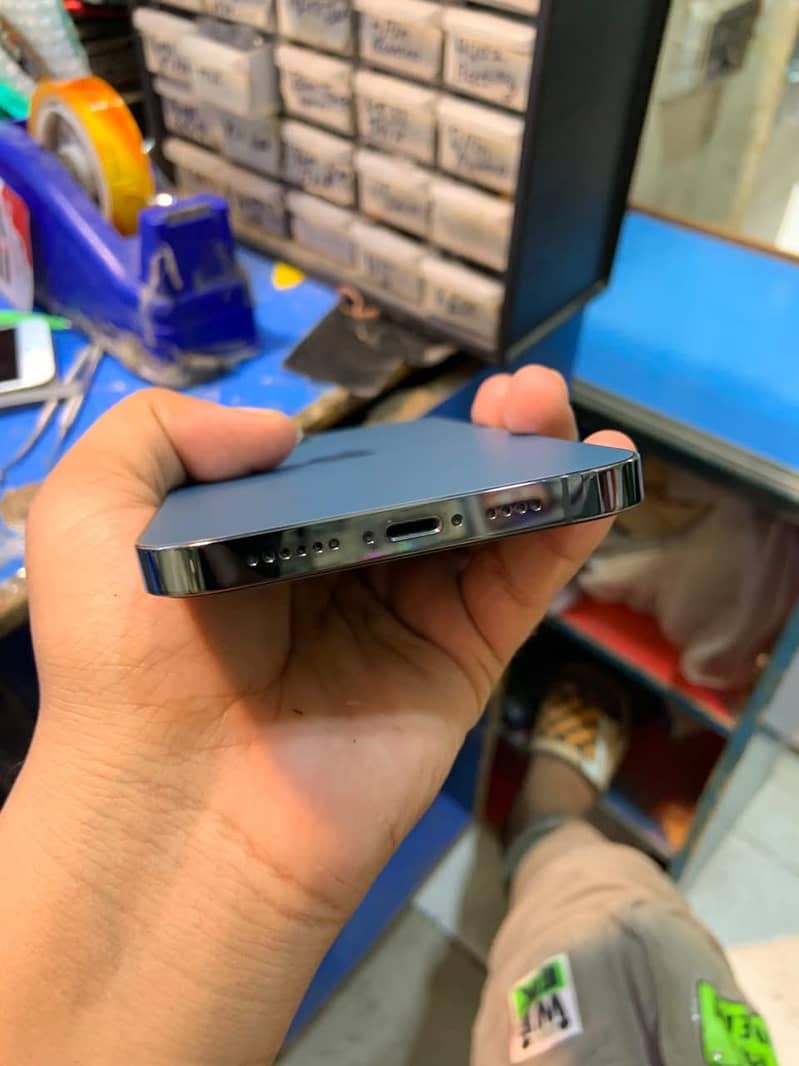 Apple iPhone 12 Pro Max 4