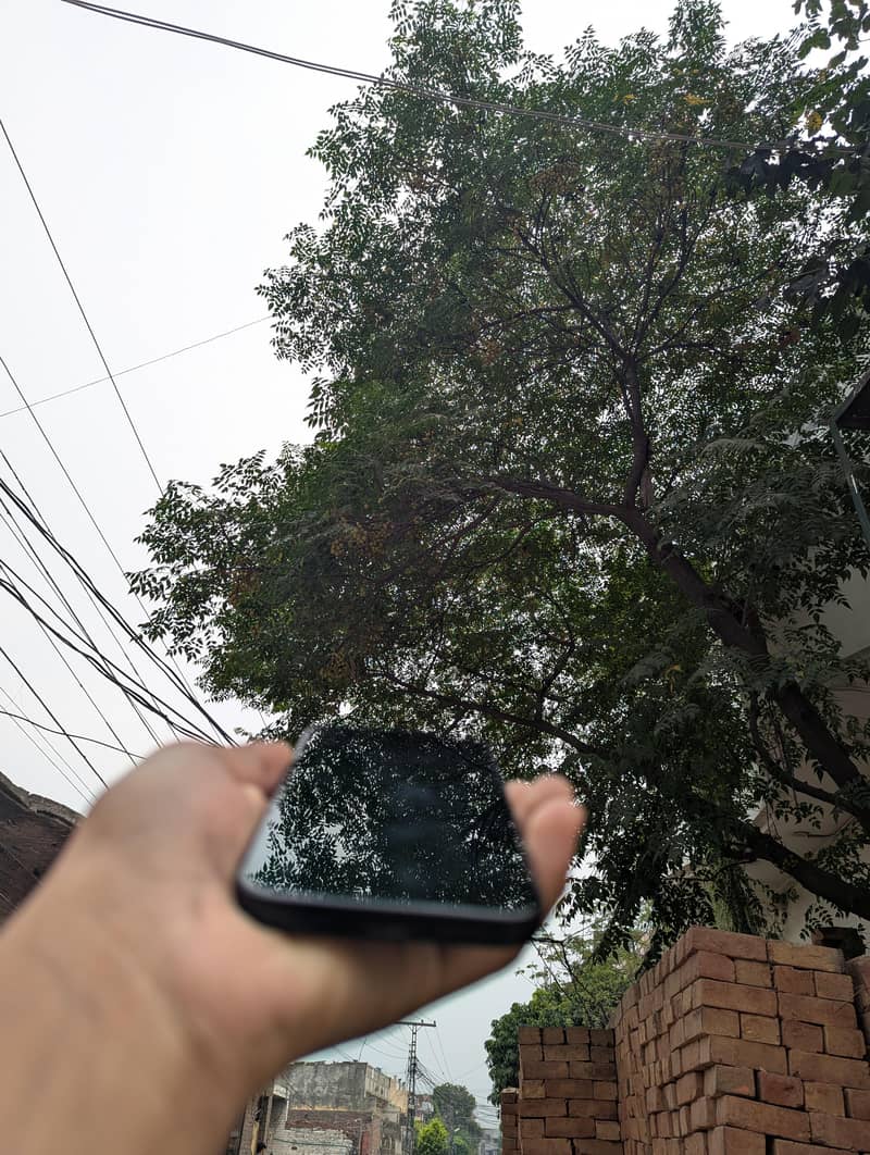 Apple iPhone 15 4