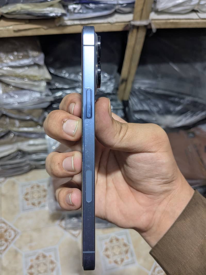 Apple iPhone 13 Pro Max 2
