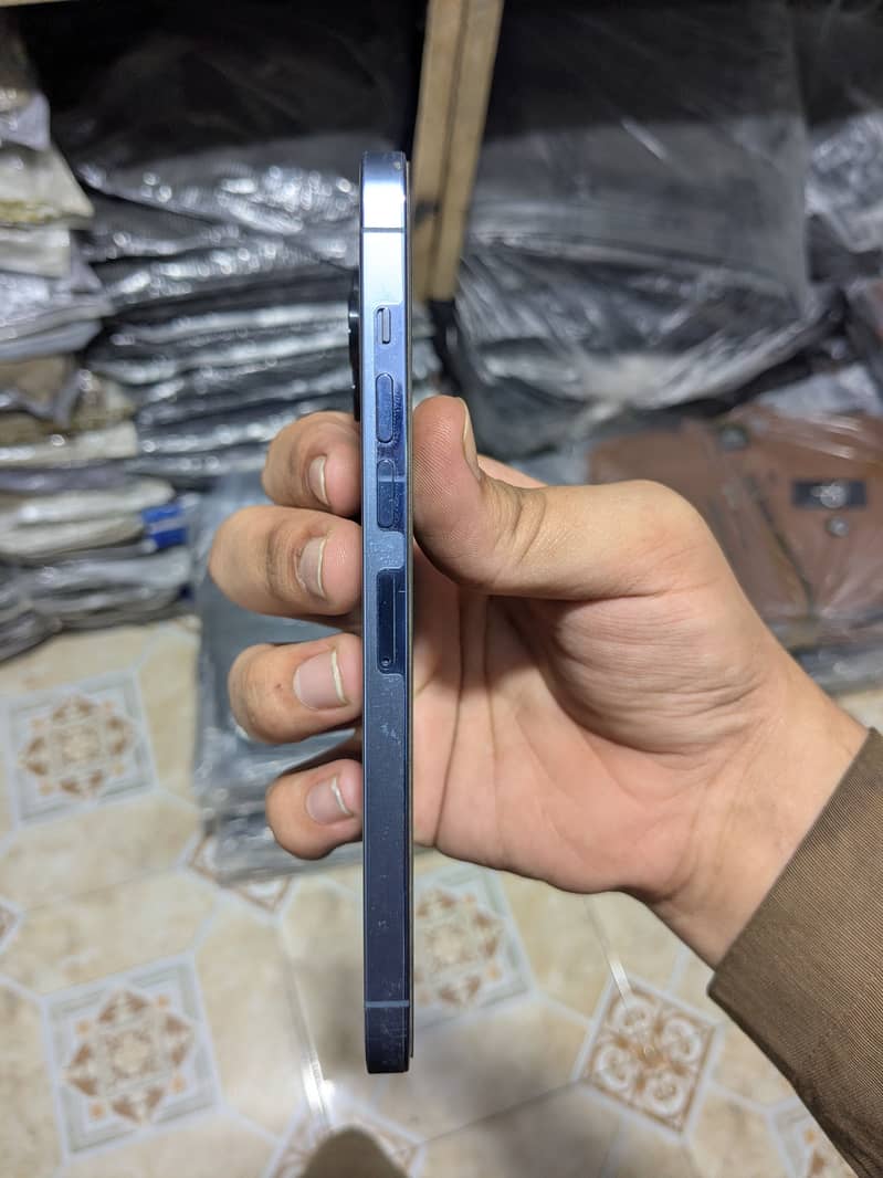 Apple iPhone 13 Pro Max 3