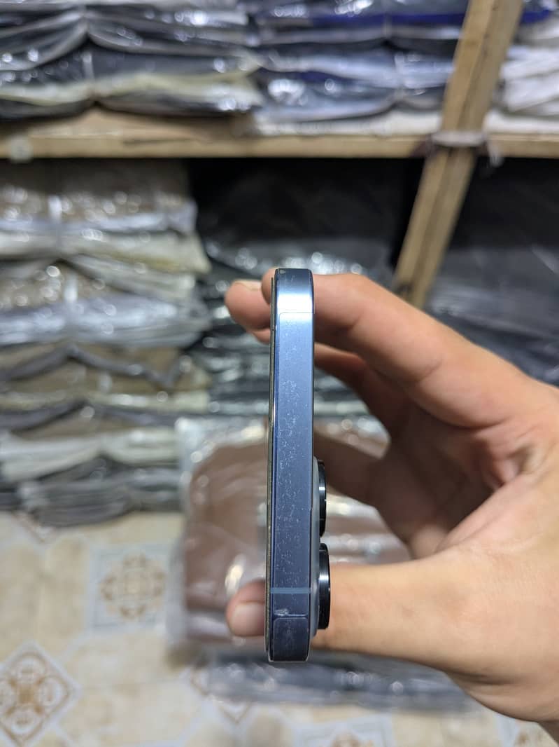 Apple iPhone 13 Pro Max 4