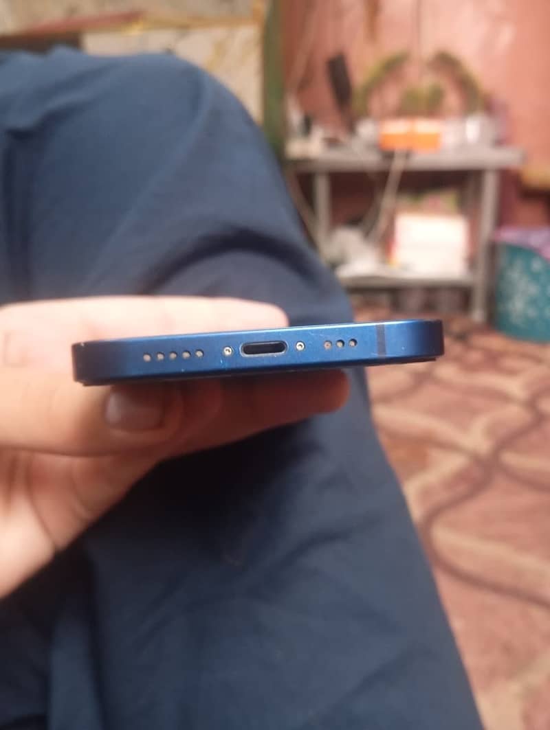 Apple iPhone 12 1
