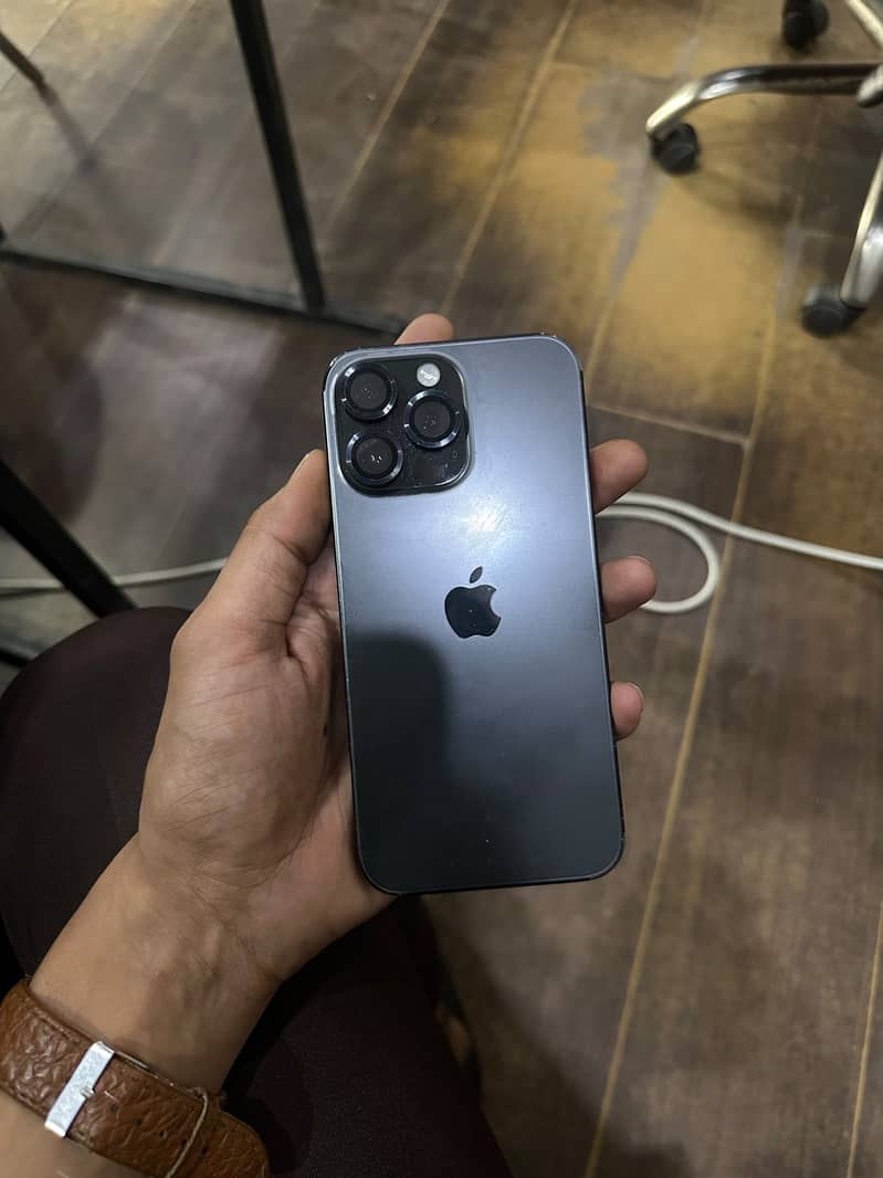 Apple iPhone 14 Pro Max 0