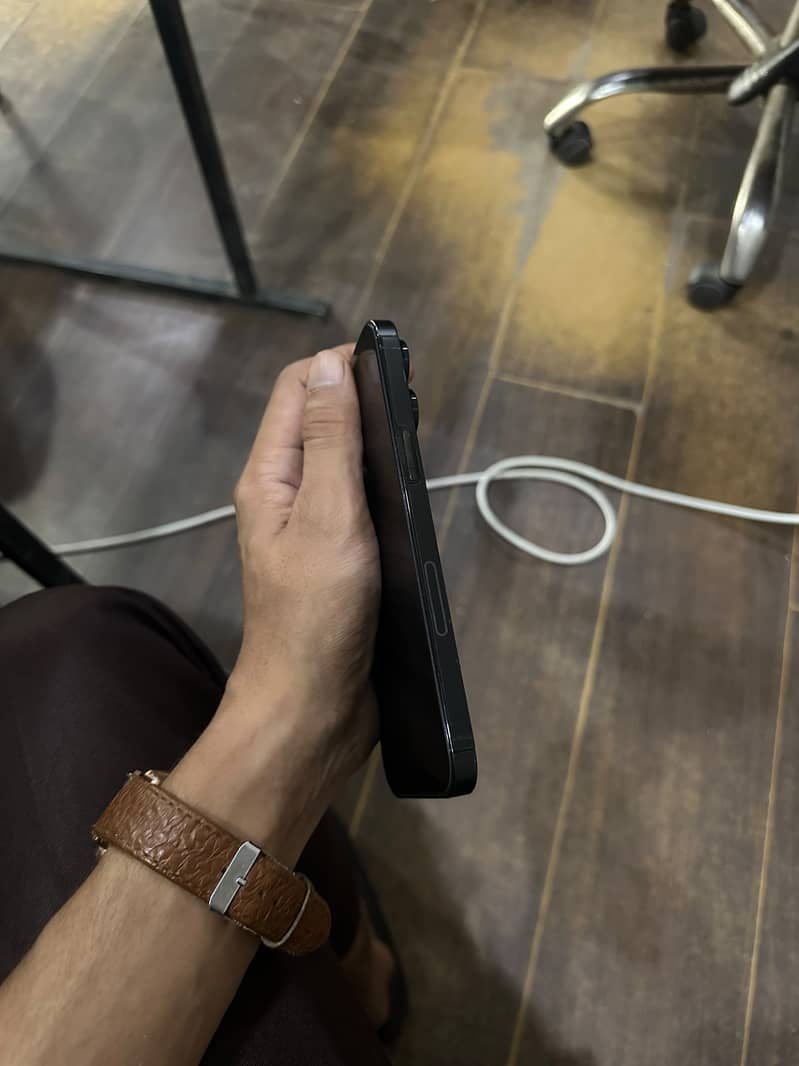 Apple iPhone 14 Pro Max 2