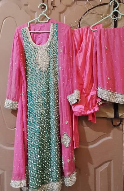 very beautiful mexi and dressess in cheap pricres
