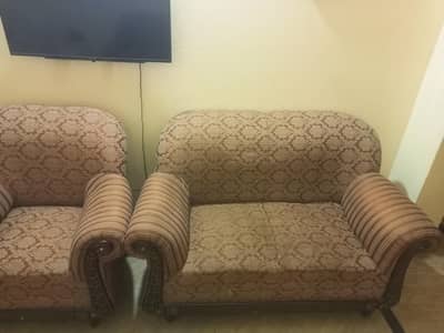 5 Seater Sofa Set For Sale (3+1+1) - Neat & Clean Condition - Lahore