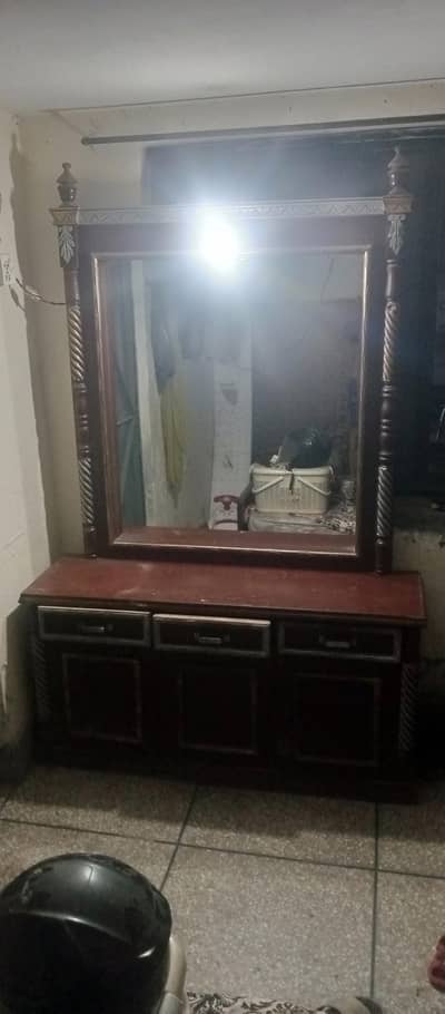 dressing table