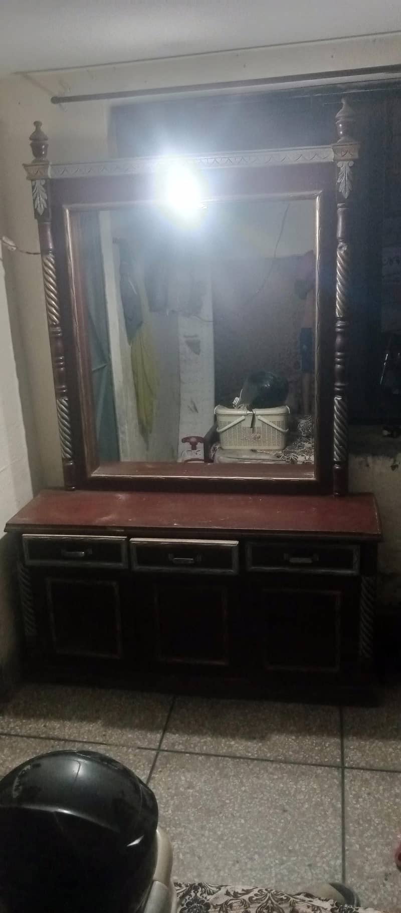 dressing table 2