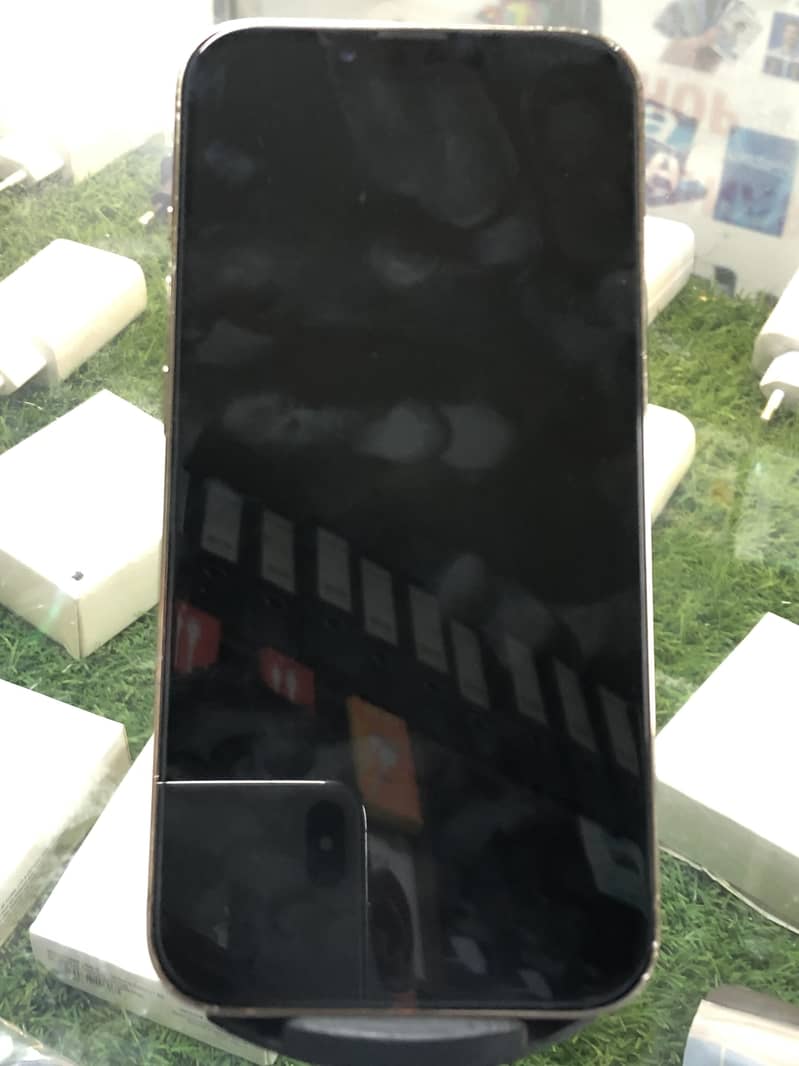 Apple iPhone 13 Pro 2