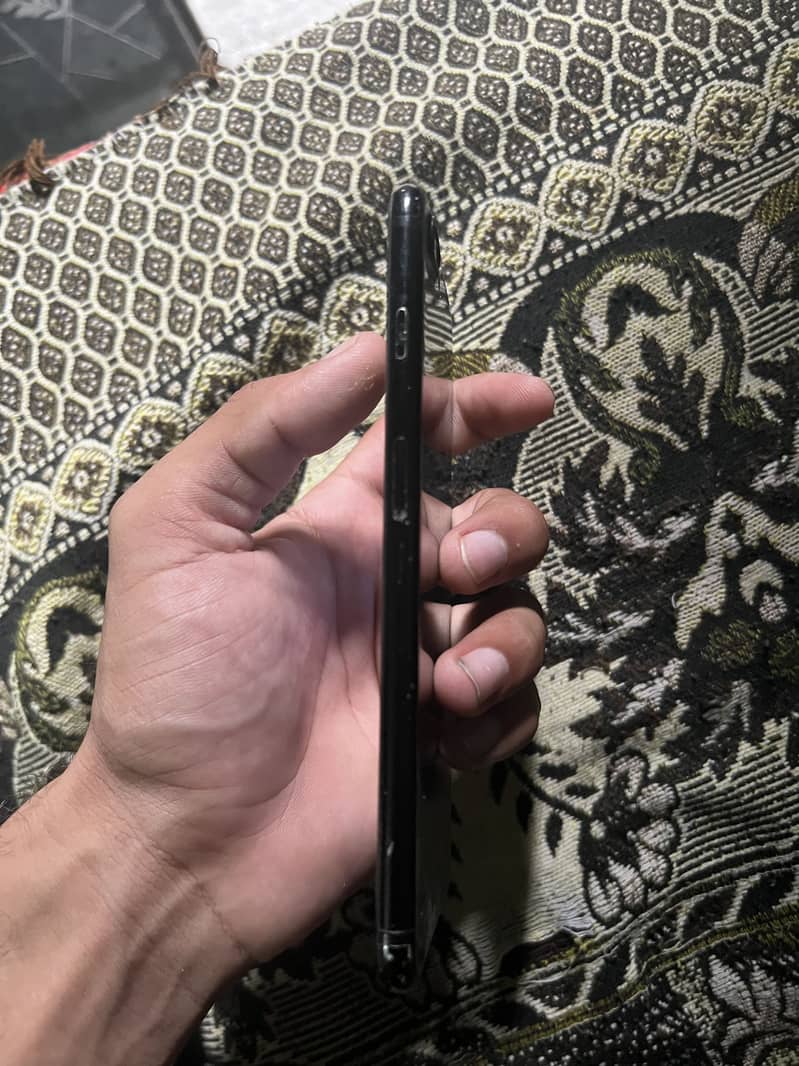 Apple iPhone 7 Plus 5