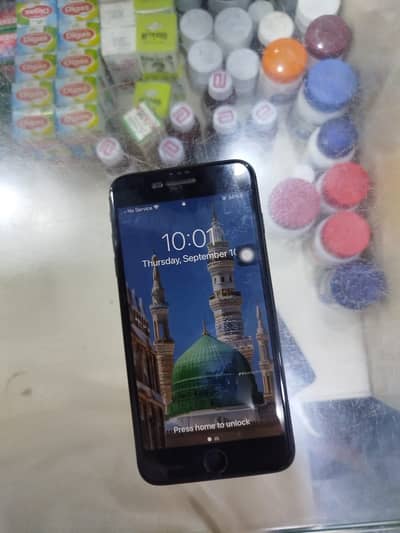 Apple iPhone 7 plus 32 gb clear mobile hai koi issu nhi bilkul okay