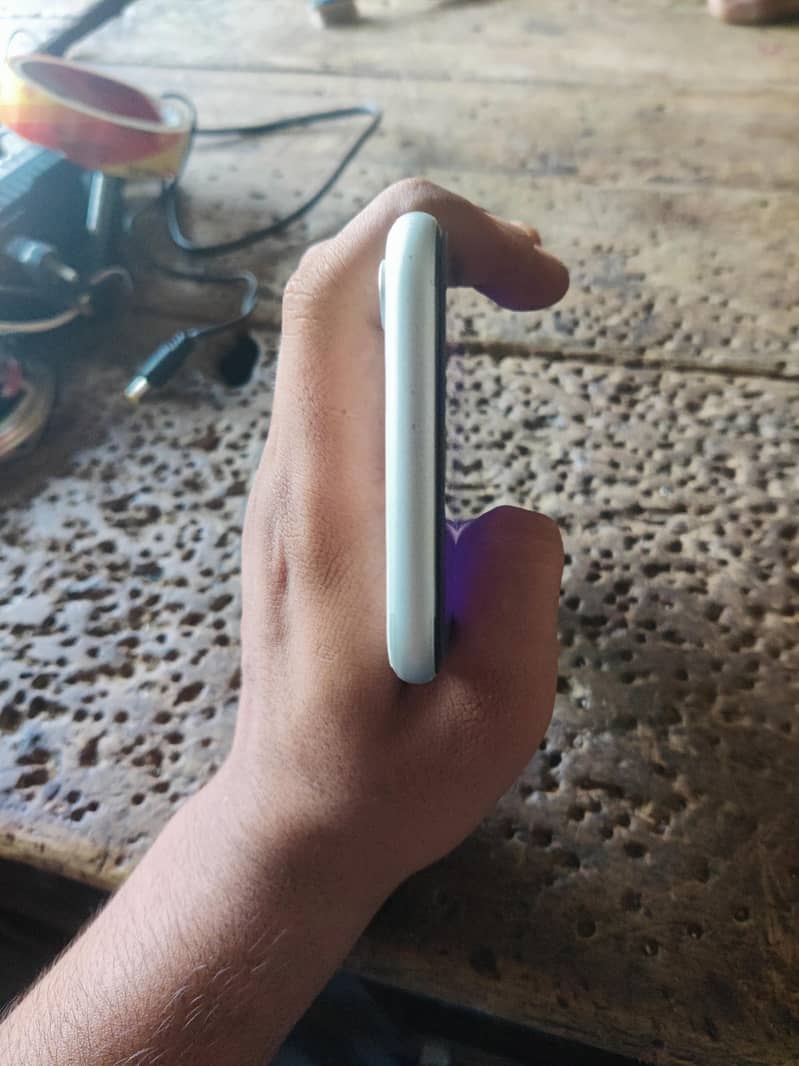 iphone xr 4