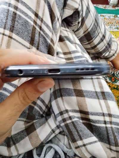 Vivo Y33s no opne no raprin all ok bs update krna phone  sale +exchg