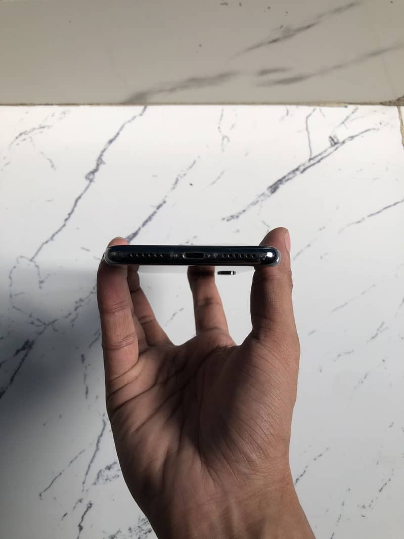 Apple iPhone X 6