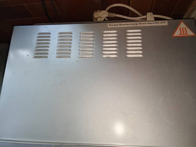 Microwave oven 1