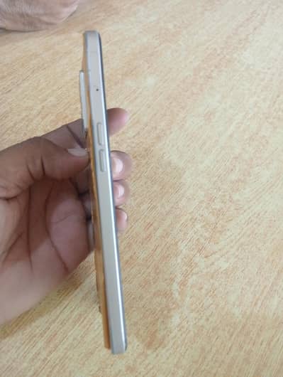 OPPO F21 Pro