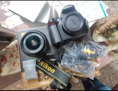 Nikon D5000 18-55 Vr Kit (DSLR Camera)