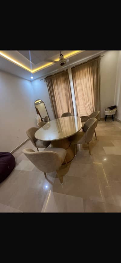 6 seater Dinning table