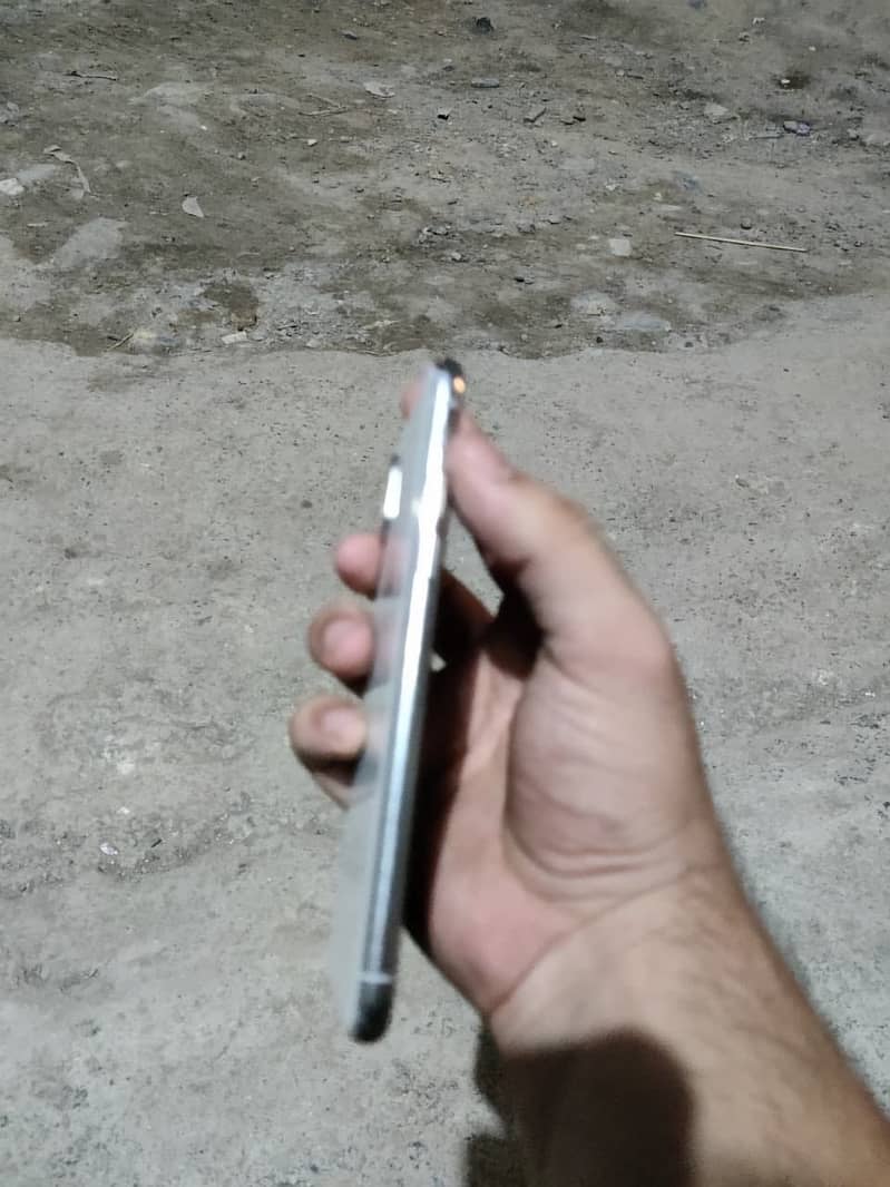 Apple iPhone X 0