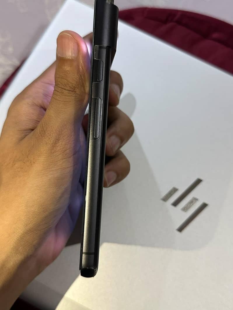 Google Pixel 8 4